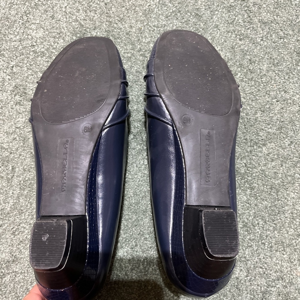 Navy Blue pumps 11/2” heel worn once